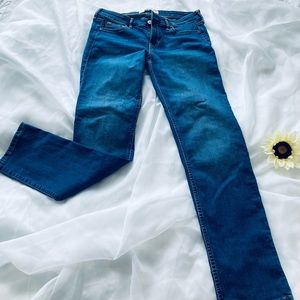 Hollister Skinny Jeans Woman. Size W28-L32. Blue Jeans.